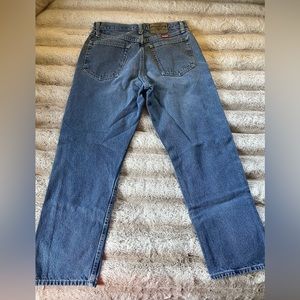 Men’s wrangler relaxed fit jeans